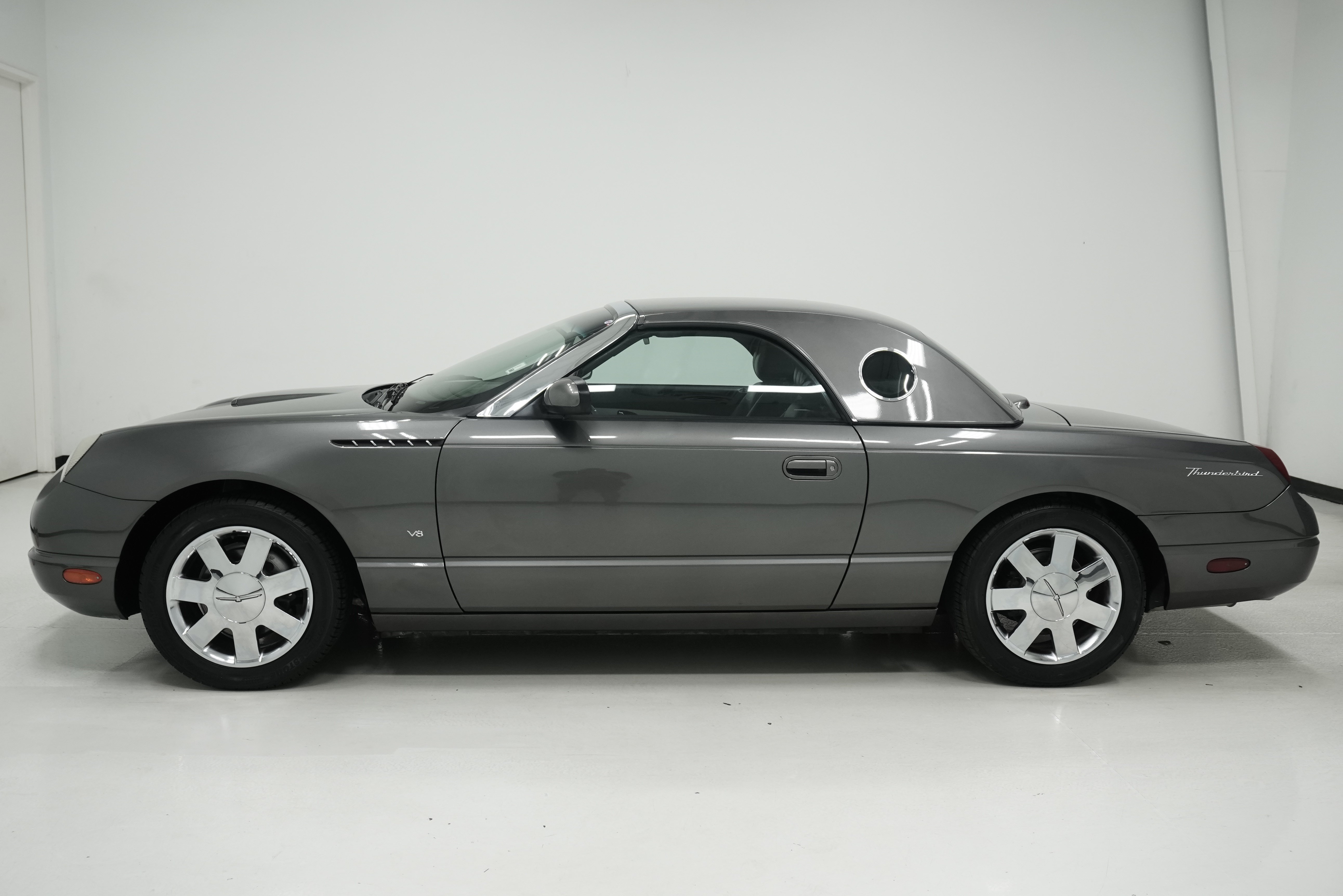 Used 2003 Ford Thunderbird RWD image 7