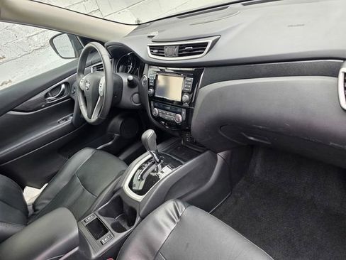 Used 2016 Nissan Rogue SL w/ SL Premium Package FWD image 15