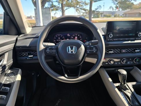 Used 2023 Honda Accord EX image 13