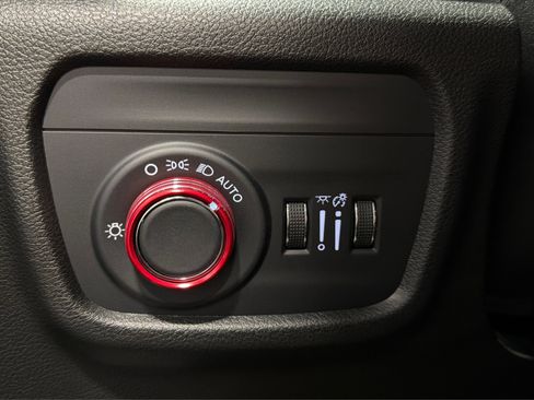 Used 2024 Jeep Grand Cherokee Altitude AWD/4WD image 20