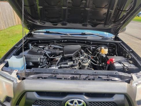 Used 2012 Toyota Tacoma 4x4 Regular Cab image 16