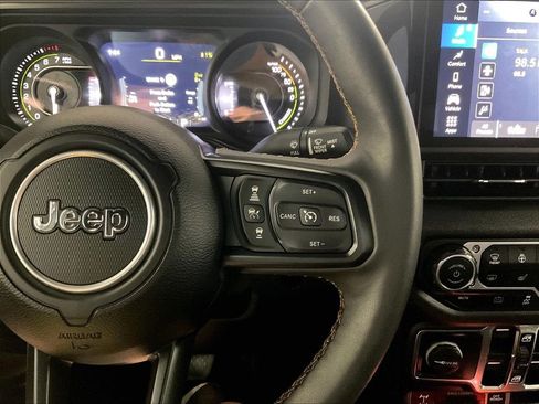 Used 2024 Jeep Wrangler Unlimited AWD/4WD image 23