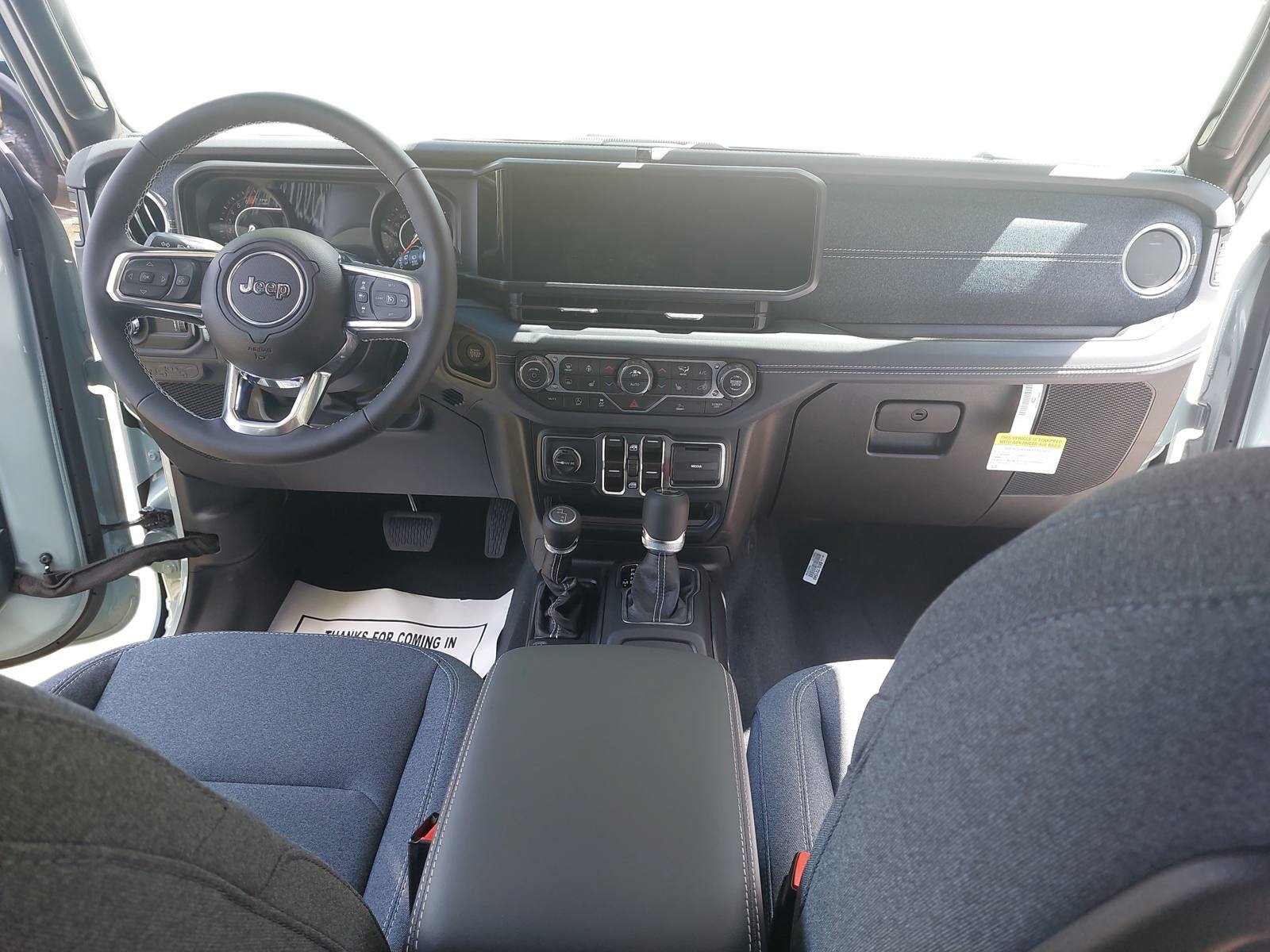 New 2026 Jeep Wrangler Unlimited Sahara w/ Rockslide Package AWD/4WD image 9