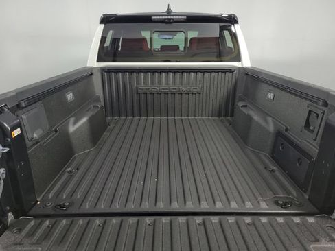 Used 2025 Toyota Tacoma TRD Pro AWD/4WD image 27