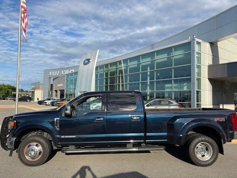 Used 2022 Ford F350 XLT w/ XLT Premium Package AWD/4WD image 2