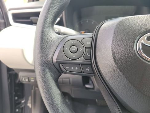 Used 2025 Toyota Corolla LE image 17