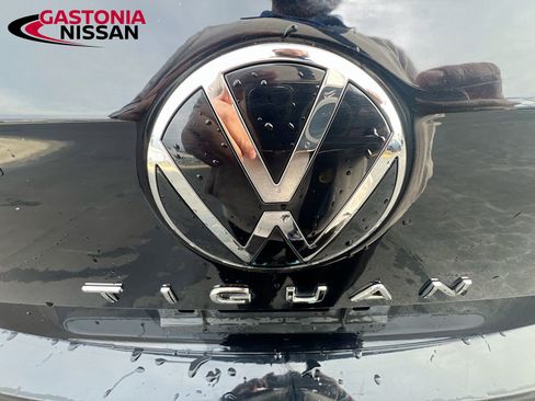 Used 2024 Volkswagen Tiguan SE image 42