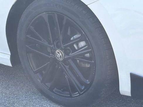 Used 2025 Toyota Camry SE FWD image 12