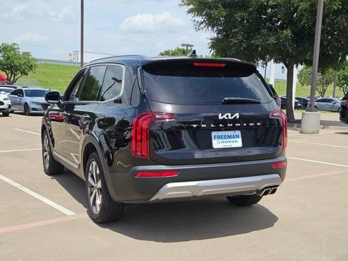 Used 2022 Kia Telluride S FWD image 6