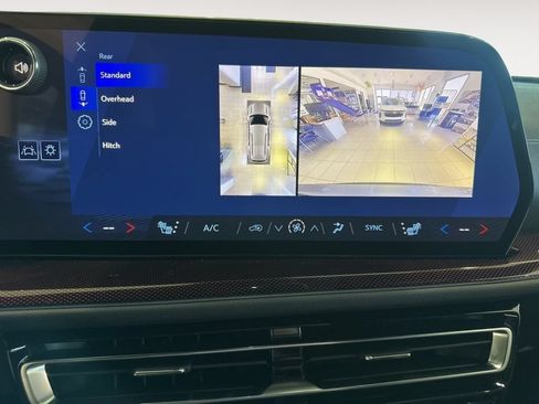 New 2026 Chevrolet Traverse Z71 w/ Driver Confidence Package AWD/4WD image 43