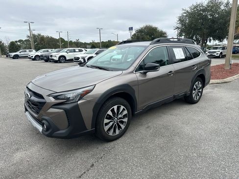 Used 2023 Subaru Outback Limited image 13