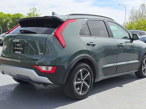 Used 2023 Kia Niro EX FWD image 4