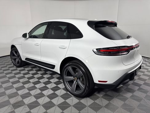 Certified 2026 Porsche Macan AWD/4WD image 3