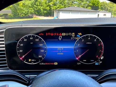 Used 2025 Mercedes-Benz GLS 450 4MATIC image 10