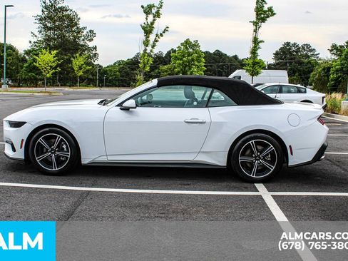 Used 2025 Ford Mustang Premium RWD image 7