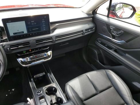 Used 2023 Lincoln Corsair Reserve image 17