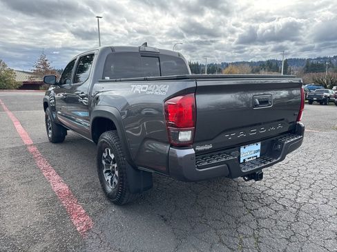 Used 2019 Toyota Tacoma TRD Off-Road image 5
