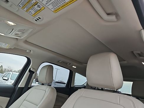 Used 2019 Ford Escape Titanium image 16