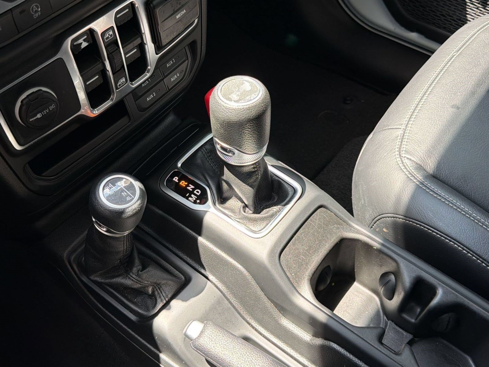 Used 2023 Jeep Wrangler Unlimited Sport AWD/4WD image 17