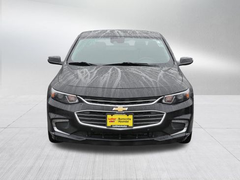 Used 2018 Chevrolet Malibu Premier w/ Premier Sun and Wheel Package image 2