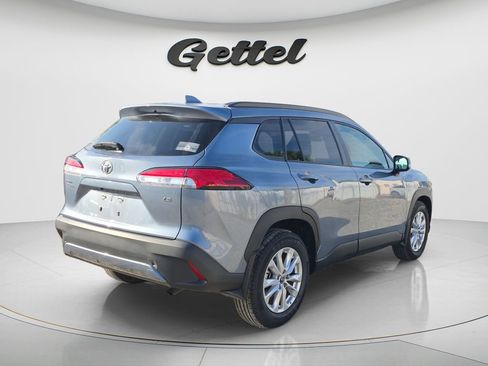 Used 2024 Toyota Corolla Cross LE FWD image 5
