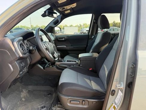 Used 2023 Toyota Tacoma TRD Off-Road w/ Advanced Technology Package AWD/4WD image 12