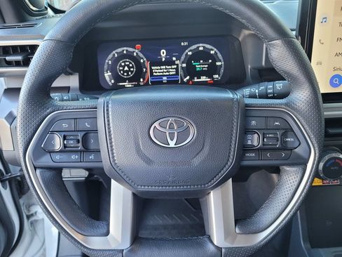 Used 2025 Toyota 4Runner TRD Off-Road Premium AWD/4WD image 22