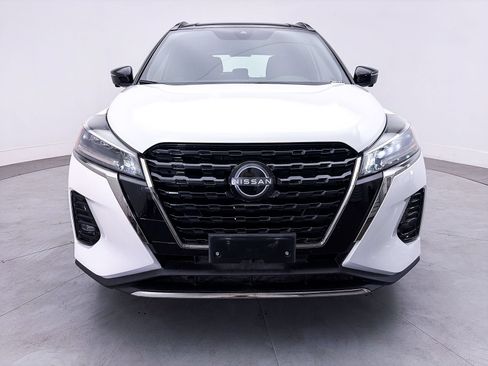Used 2024 Nissan Kicks SR FWD image 9