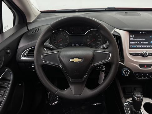 Used 2017 Chevrolet Cruze LS FWD image 22