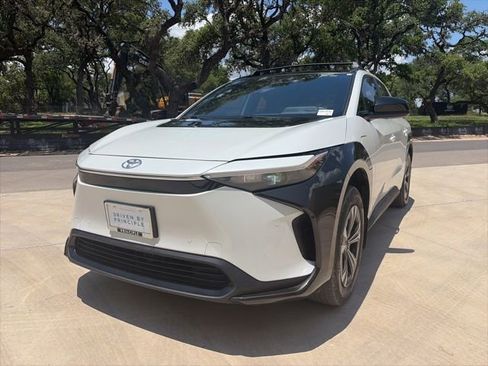Used 2024 Toyota bZ4X FWD w/ Weather Package image 2