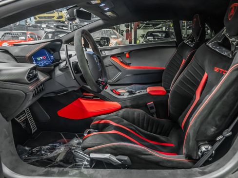 Used 2021 Lamborghini Huracan STO image 36