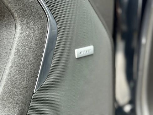 Used 2021 Chevrolet Suburban Premier w/ Premium Package image 37