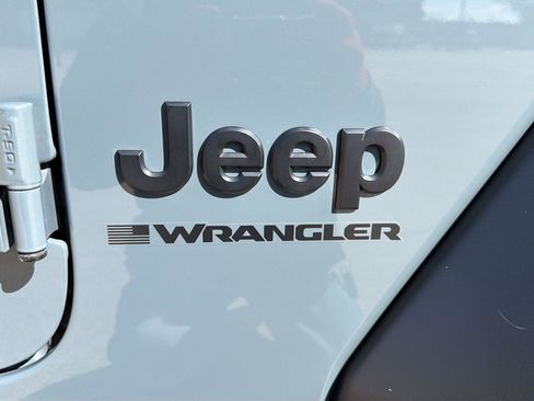 Used 2024 Jeep Wrangler Unlimited Sport AWD/4WD image 33