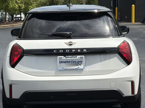 Certified 2026 MINI Cooper 2-Door Hardtop FWD image 22