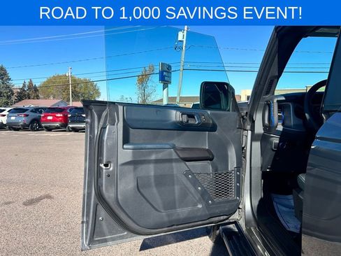 Used 2024 Ford Bronco Outer Banks image 11
