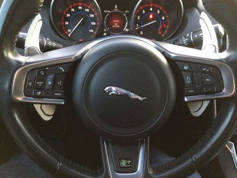 Used 2018 Jaguar XE R-Sport image 11