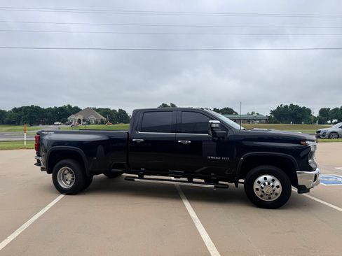 Used 2024 Chevrolet Silverado 3500 LTZ w/ LTZ Convenience Package AWD/4WD image 5