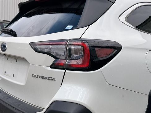 Certified 2025 Subaru Outback Premium AWD/4WD image 15