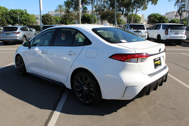 Certified 2024 Toyota Corolla SE w/ SE Package FWD image 8