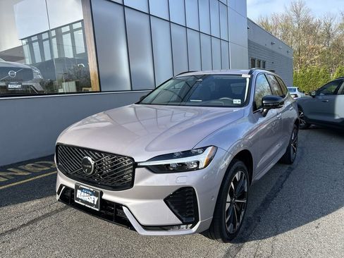 New 2026 Volvo XC60 B5 Plus w/ Climate Package image 4