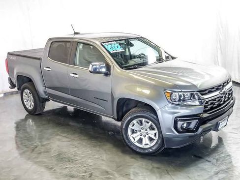 Used 2022 Chevrolet Colorado LT w/ LT Convenience Package AWD/4WD image 6