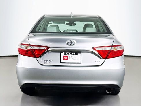 Used 2015 Toyota Camry XLE w/ Moonroof Package image 6