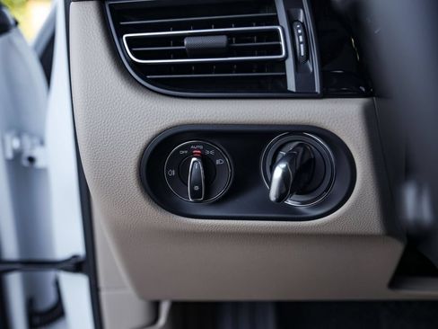 Certified 2026 Porsche Macan AWD/4WD image 22