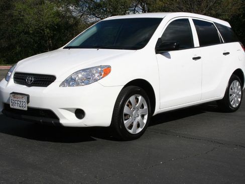 Used 2005 Toyota Matrix image 9