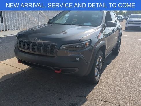 Used 2019 Jeep Cherokee Trailhawk w/ Cold Weather Group AWD/4WD image 11