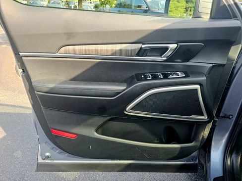 Used 2023 Kia Telluride EX w/ EX Captain's Chair Package FWD image 21