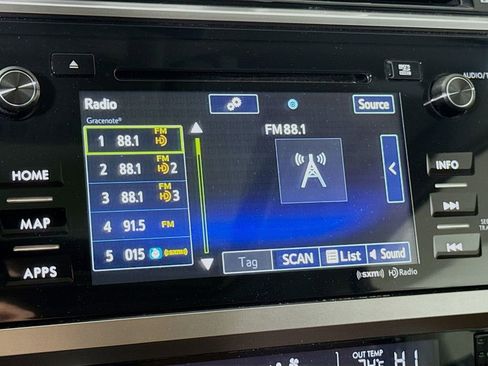 Used 2017 Subaru Outback 2.5i Touring image 5