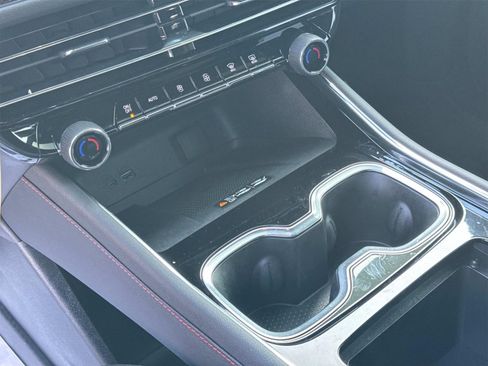 Used 2026 Chevrolet Traverse Z71 image 29