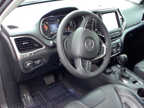 Used 2022 Jeep Cherokee Latitude Lux AWD/4WD image 5