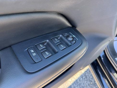Used 2022 Volvo S60 B5 Momentum w/ Premium Package image 17